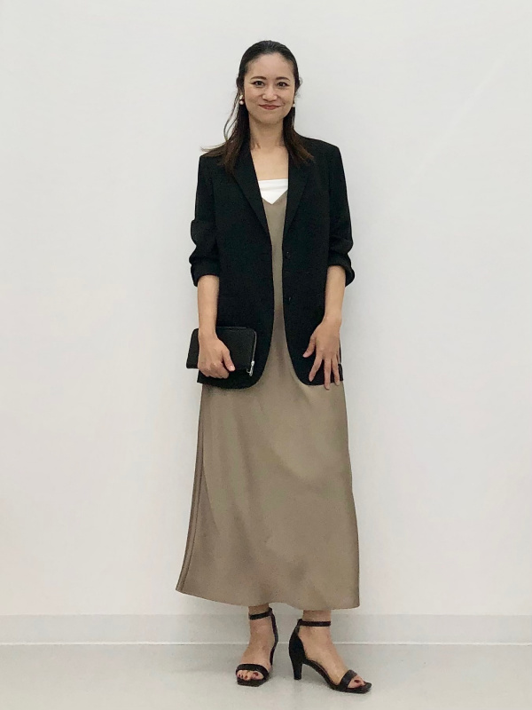 感動ジャケットリラックスフィット、感動ワイドパンツのコーディネート