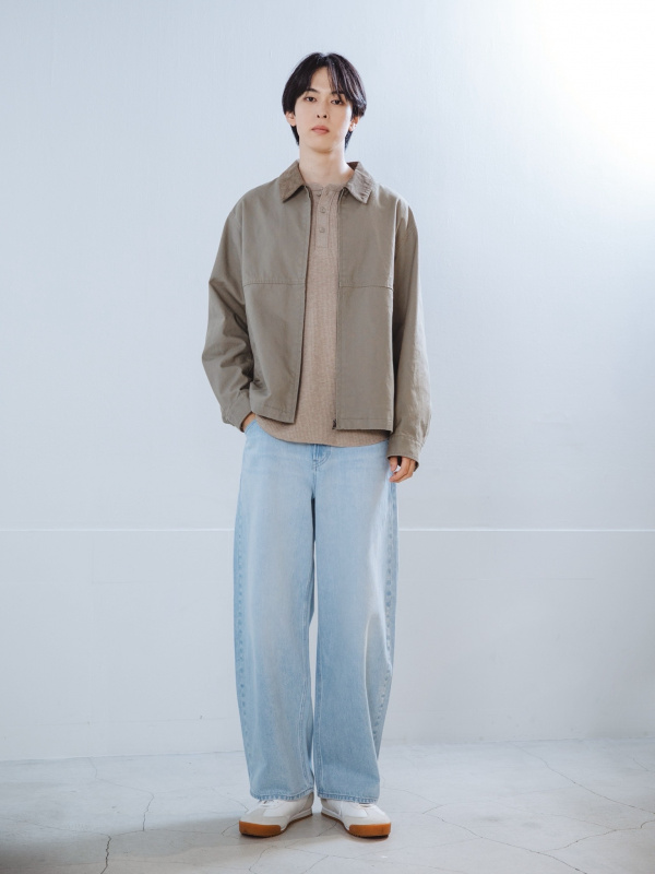 ワッフルヘンリーネックTシャツ/長袖、カーゴパンツのコーディネート