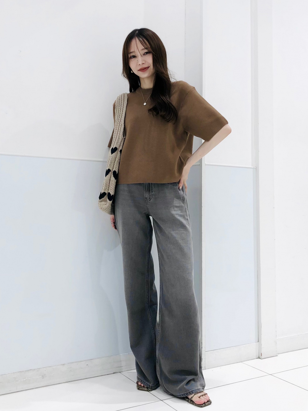 ドレープワイドフレアジーンズ　デニム　グレー UNIQLO - UNIQLO ドレープワイドフレアジーンズ GRAYの通販 by Merci