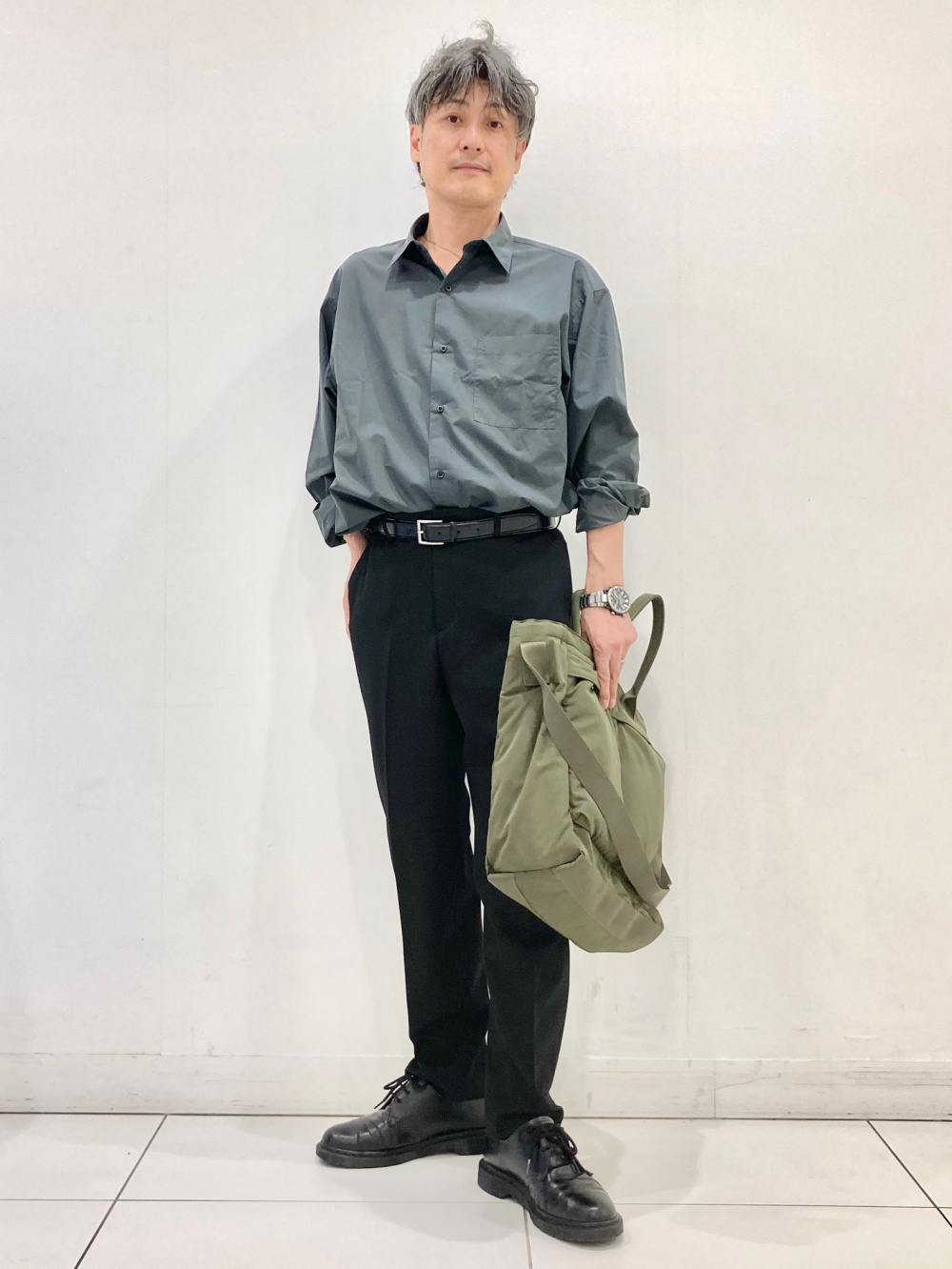 ユニクロ UNIQLO ラムニットジャケット Green XL ラムニットジャケット、PEACE FOR ALL Tシャツ/吉岡徳仁」の着用