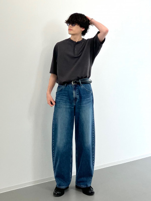 ユニクロ　バギー カーブジーンズ 67 Blue ウエスト21　未開封 UNIQLO - UNIQLOバギーカーブジーンズ 丈短め 67BLUE 29の通販
