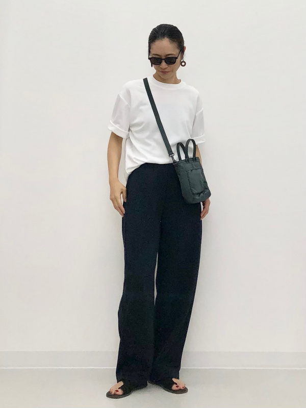 ドライスウェットカーブパンツ、フラッフィVネックセーターの