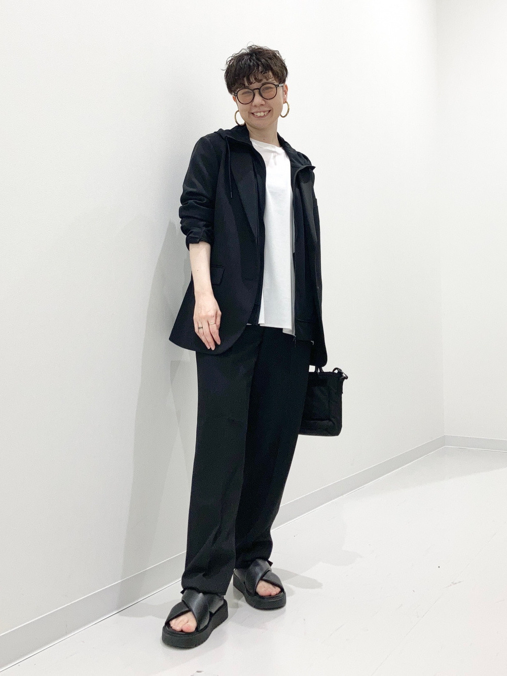 感動ダブルジャケットリラックスフィット、感動タックワイドパンツ」の