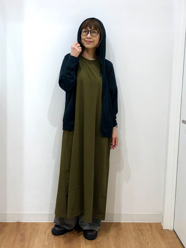 ユニクロ✖️マルニ　オリーブ色 スーツ Lサイズ セット MARNI（セットアップ）のフリマアイテム一覧