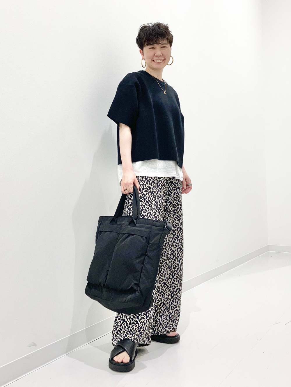 感動ダブルジャケットリラックスフィット、感動タックワイドパンツ」の