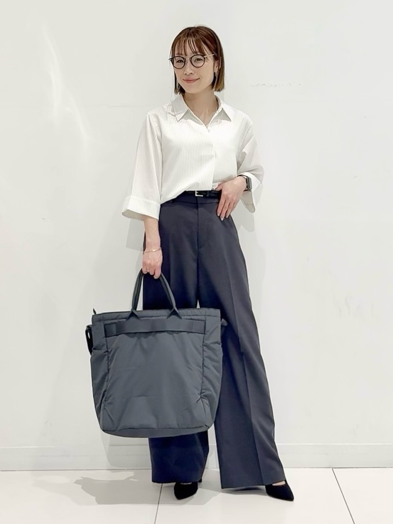 感動ジャケットリラックスフィット、感動ワイドパンツ」の着用