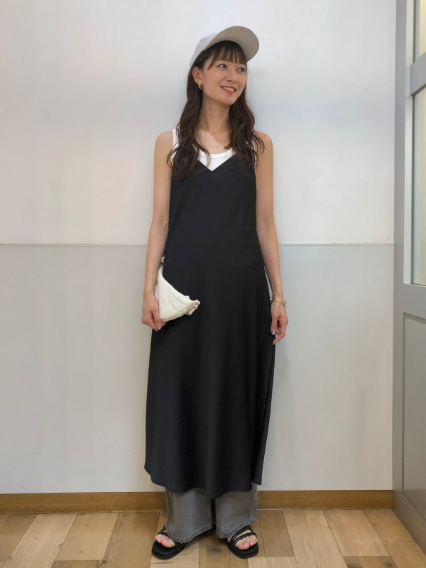 スムースコットンリラックスクルーセーター、パラシュートパンツ/丈