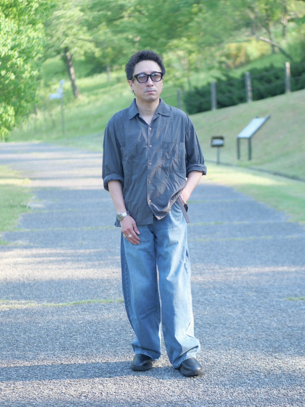 ライトウェイトコート、オープンカラーシャツ」の着用コーディネート