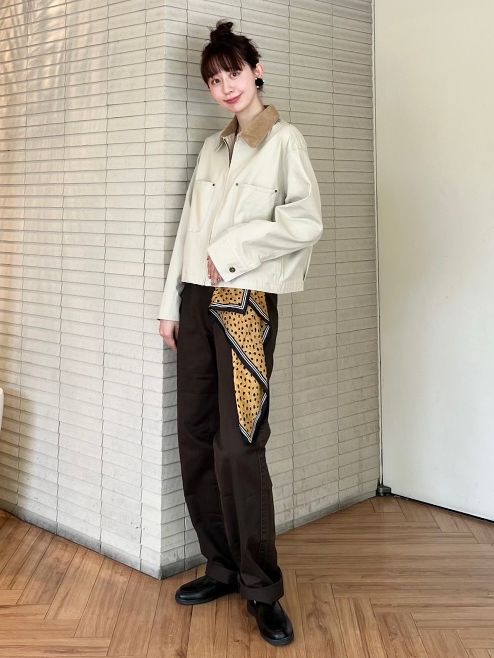 プリーツ加工フード付きジップアップショートジャケット 06-2929
