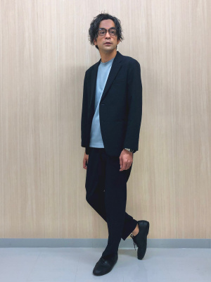 美品！ ユニクロ 感動セットアップスーツ ダークグレー Mサイズ ユニクロユー セットアップスーツ ダークグレー メンズ Lサイズ