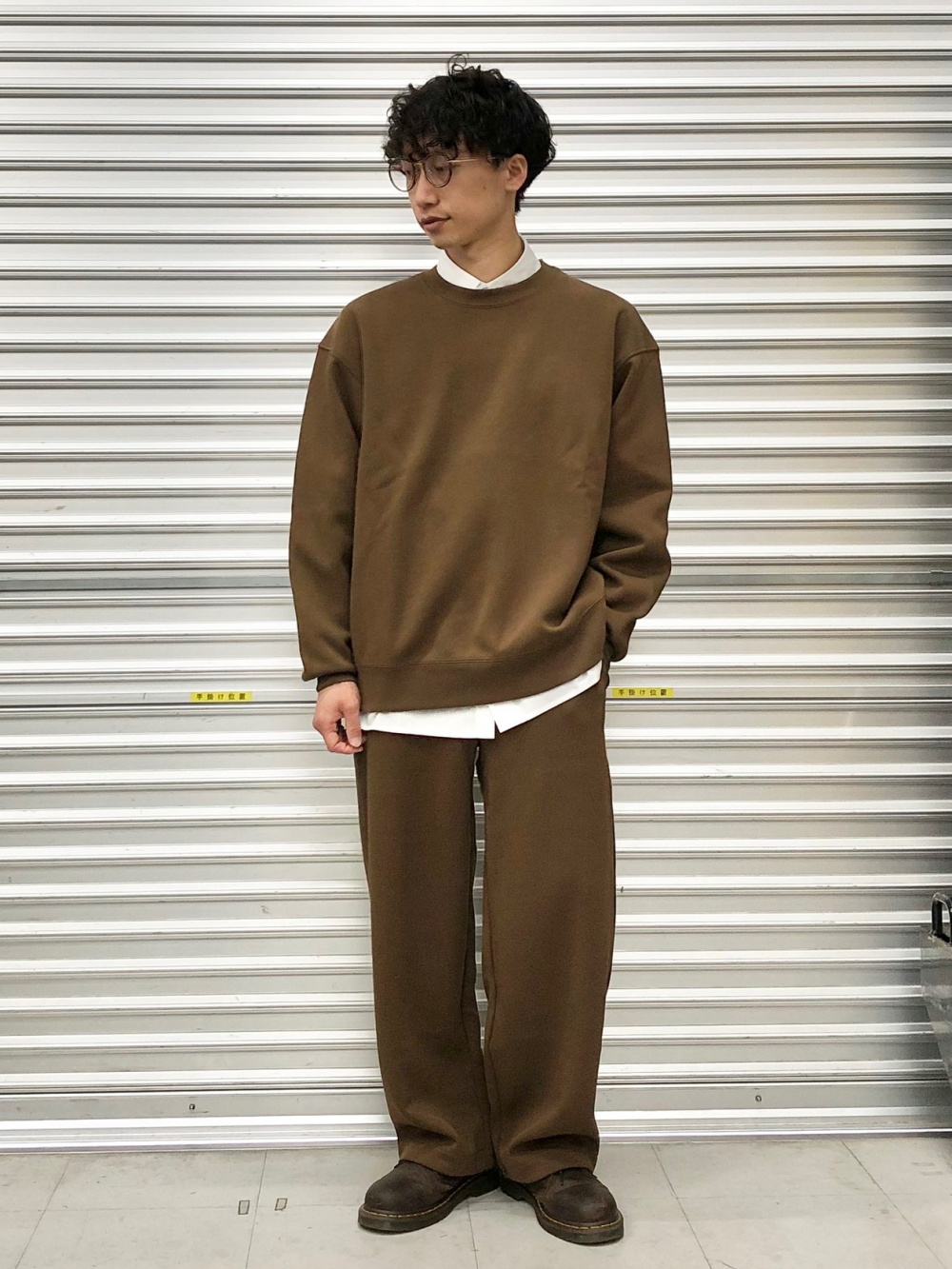 スピ様 C6395 Tシャツ×スウェットパンツデイリーコーデ SPINNS（スピンズ）の「ワッペンスウェットパンツ（スウェット