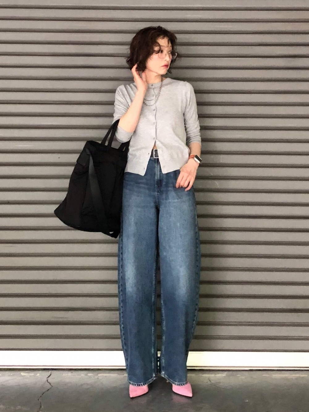 感動ダブルジャケットリラックスフィット、感動ワイドパンツ」の着用