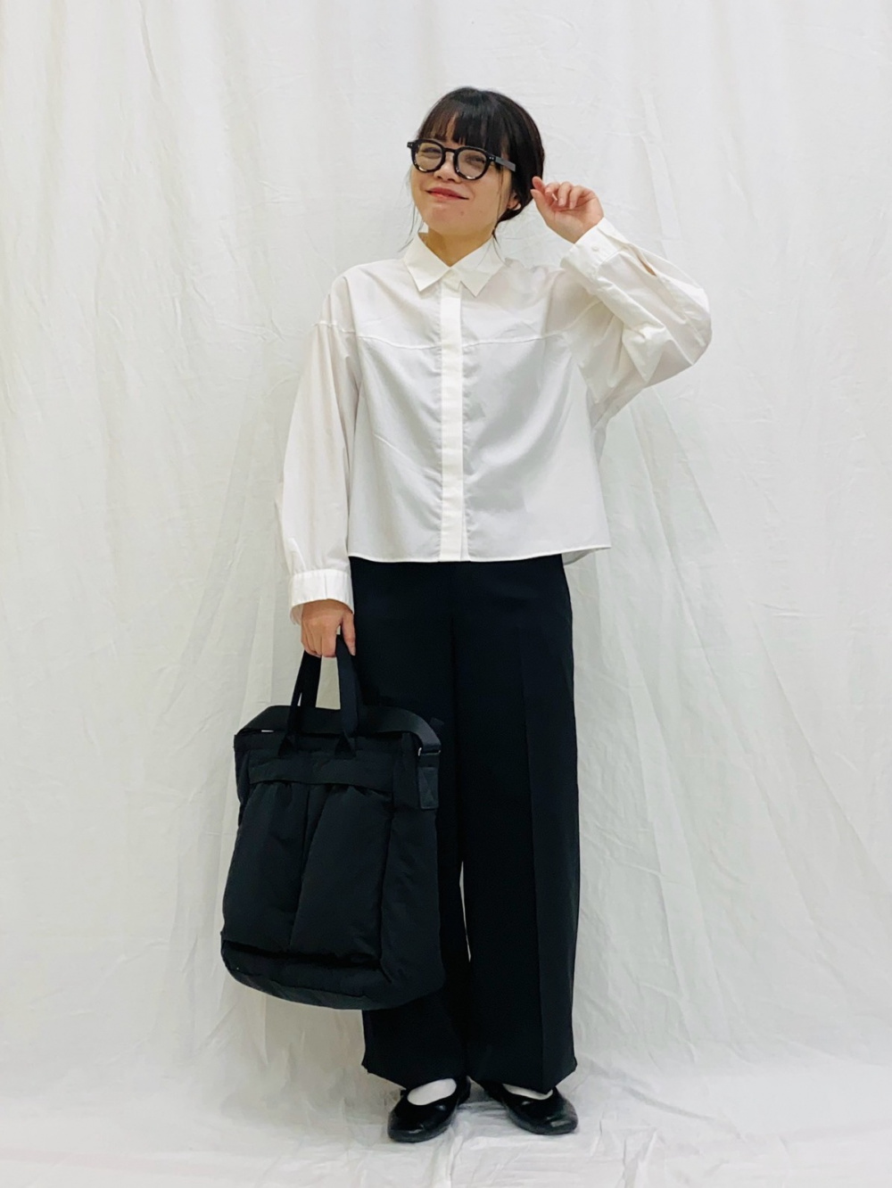 感動ダブルジャケットリラックスフィット、感動ワイドパンツ」の着用