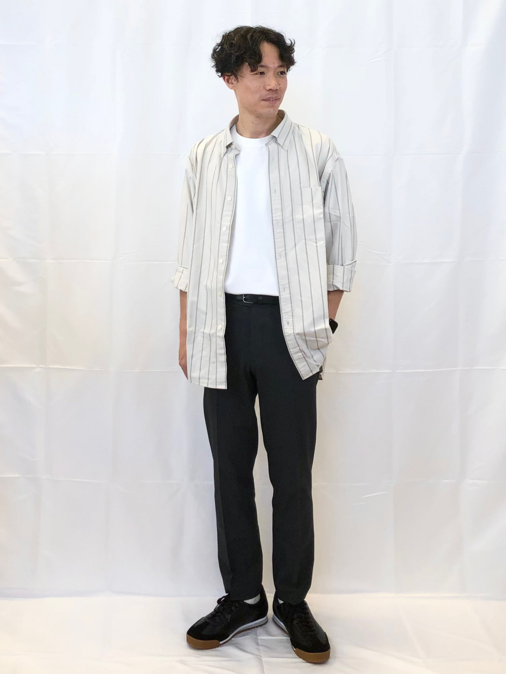 感動シャツジャケット/ウールライク、感動パンツ」の着用