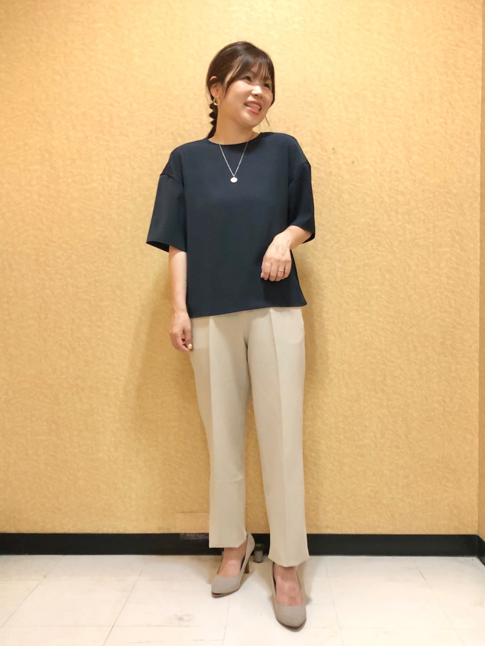 感動ジャケット、レーヨンスキッパーブラウス/ノースリーブ」の着用