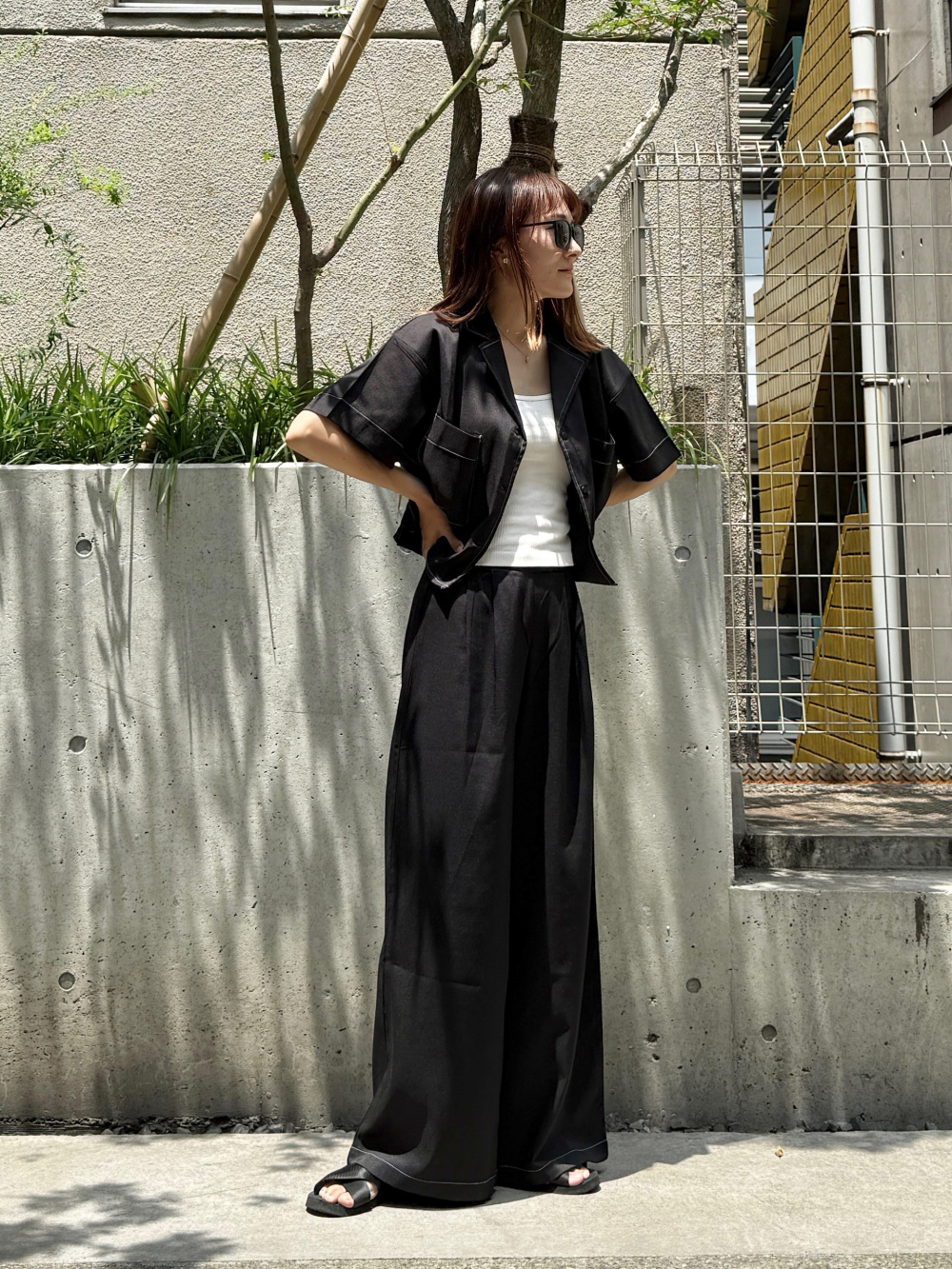 UNIQLOC 感動ダブルジャケットリラックスフィット ブラック　仕付糸付き美品 ユニクロ公式 | 感動ダブルジャケットリラックスフィット