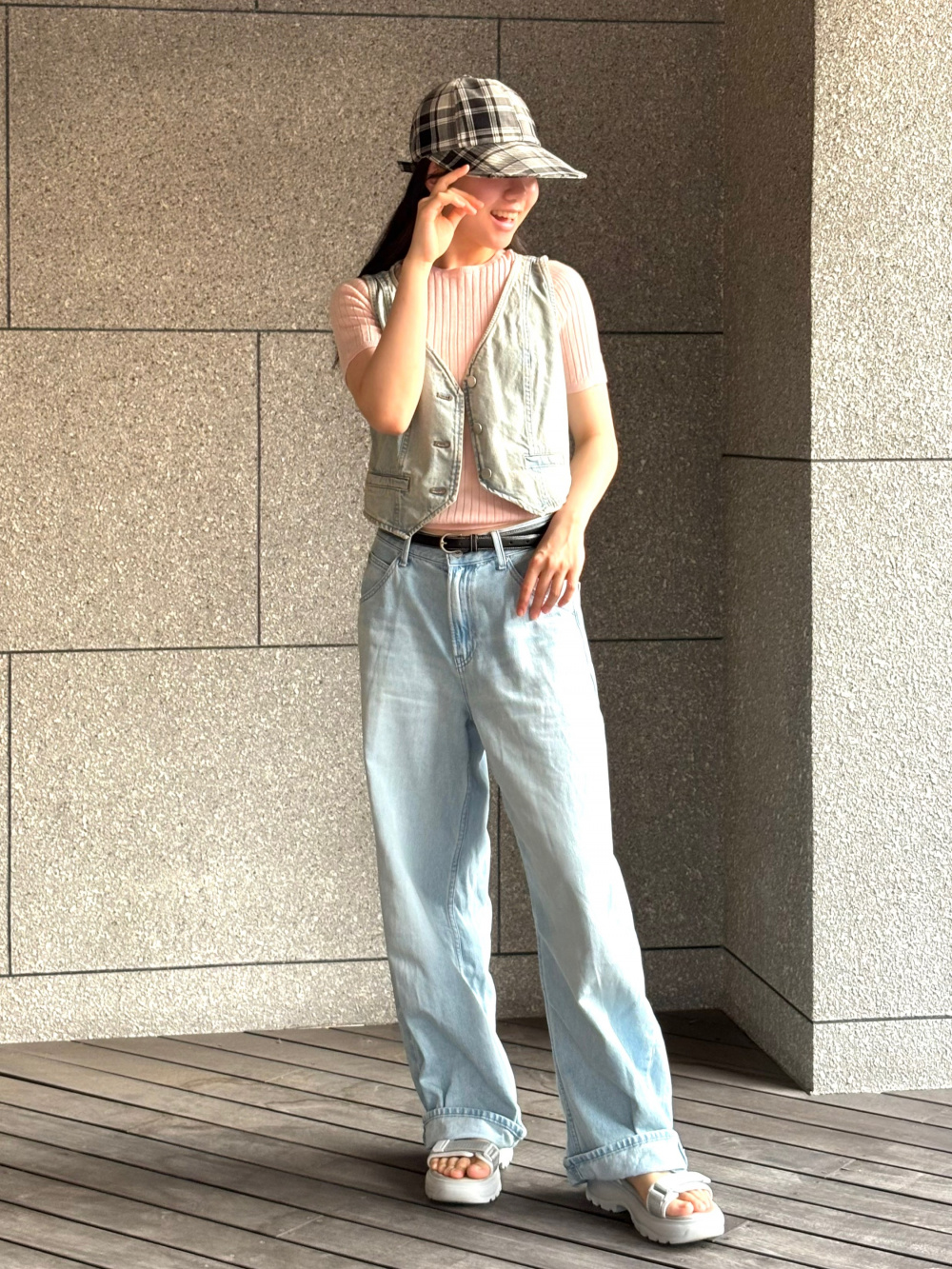 UNIQLO バギーカーブジーンズ　丈短め ユニクロ バギーカーブジーンズ 丈短め 25 - メルカリ