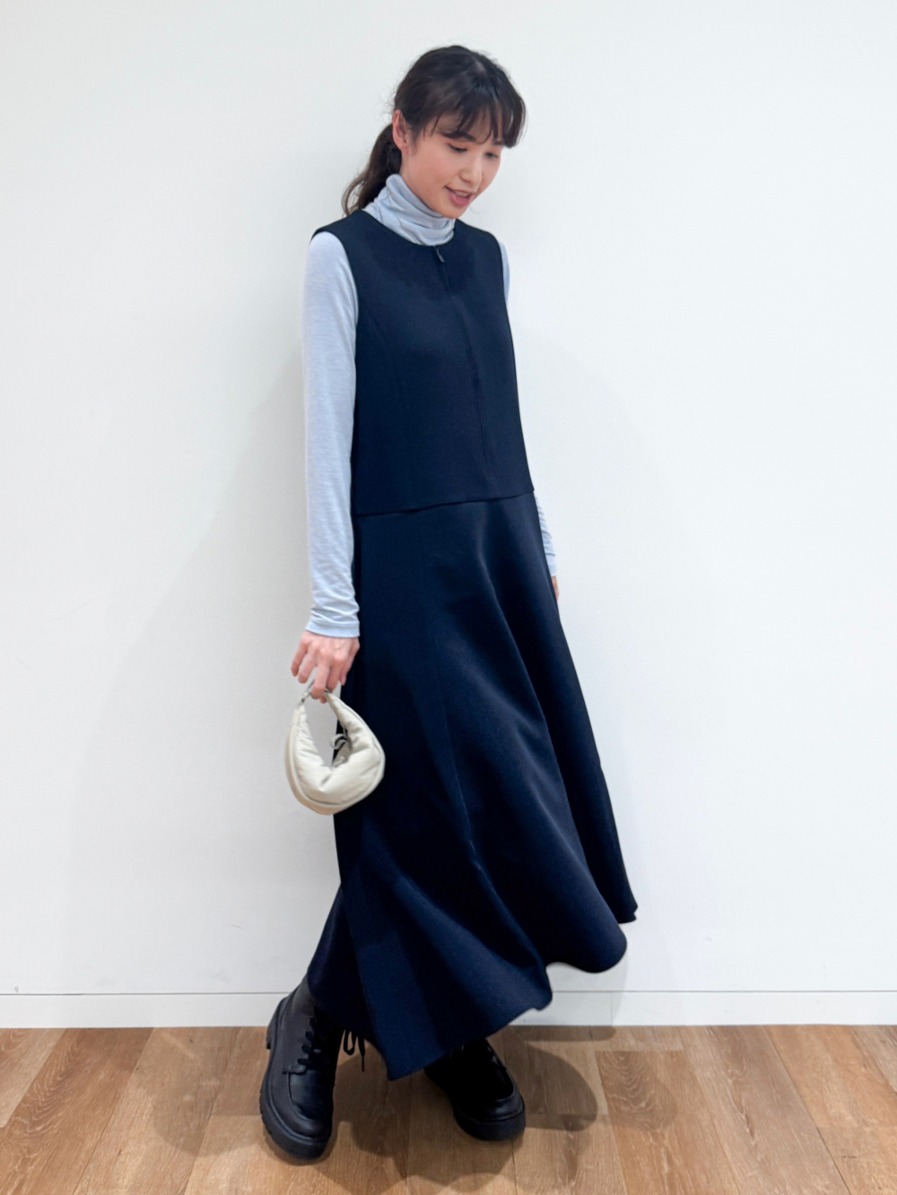 ハーフジップワンピースノースリーブ」の着用コーディネート| ユニクロ公式