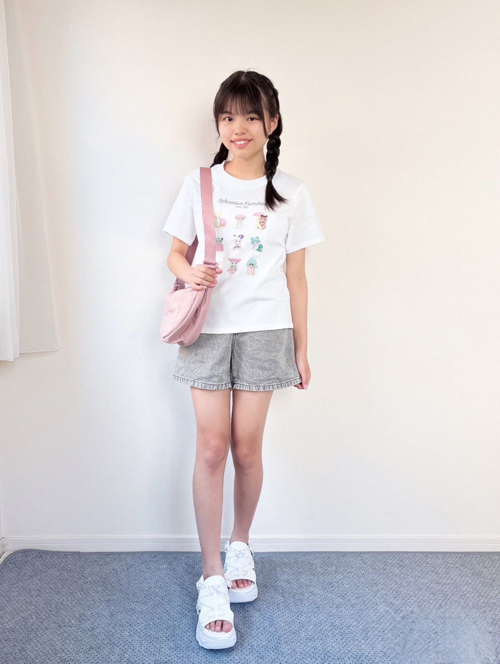 USJ ONE PIECE Tシャツ⭐︎ショートパンツ　お揃いコーデ シルバニアファミリー UT、GIRLS デニムショートパンツ」の着用