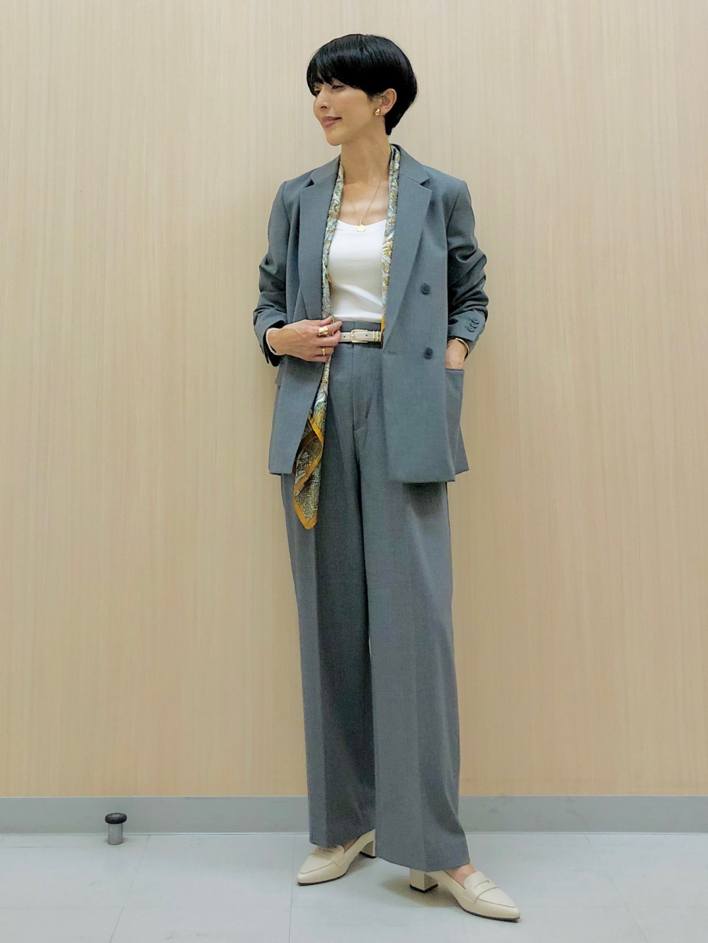 UNIQLO リラックスジャケット&タックワイドパンツ　セットアップ　Mサイズ UNIQLO リラックスジャケット&タックワイドパンツ セットアップ
