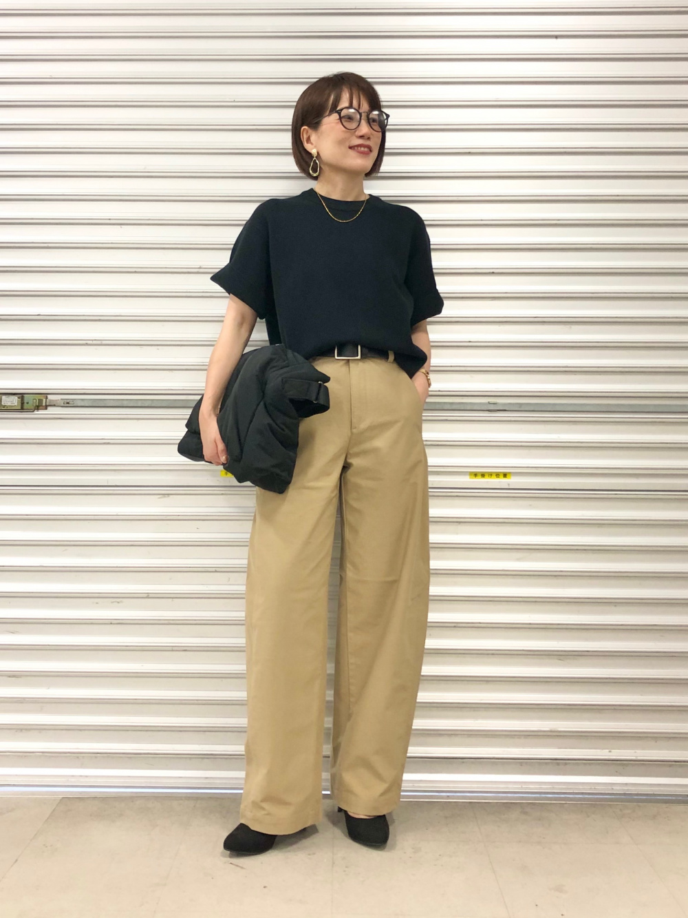 感動ダブルジャケットリラックスフィット、感動ワイドパンツ」の着用