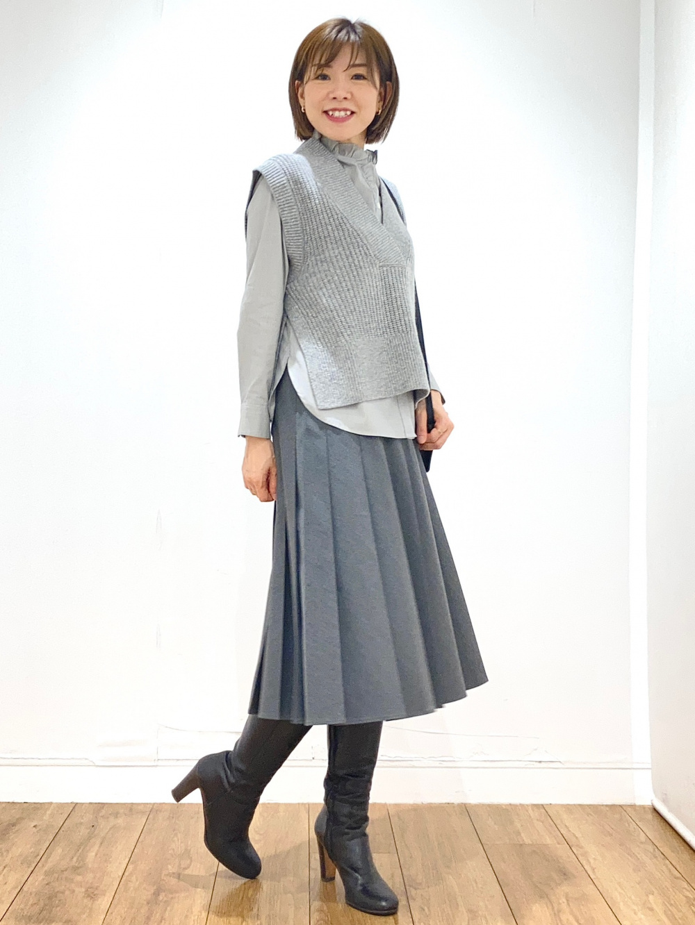 ワンピース UT、ワイドプリーツミディスカート」の着用コーディネート