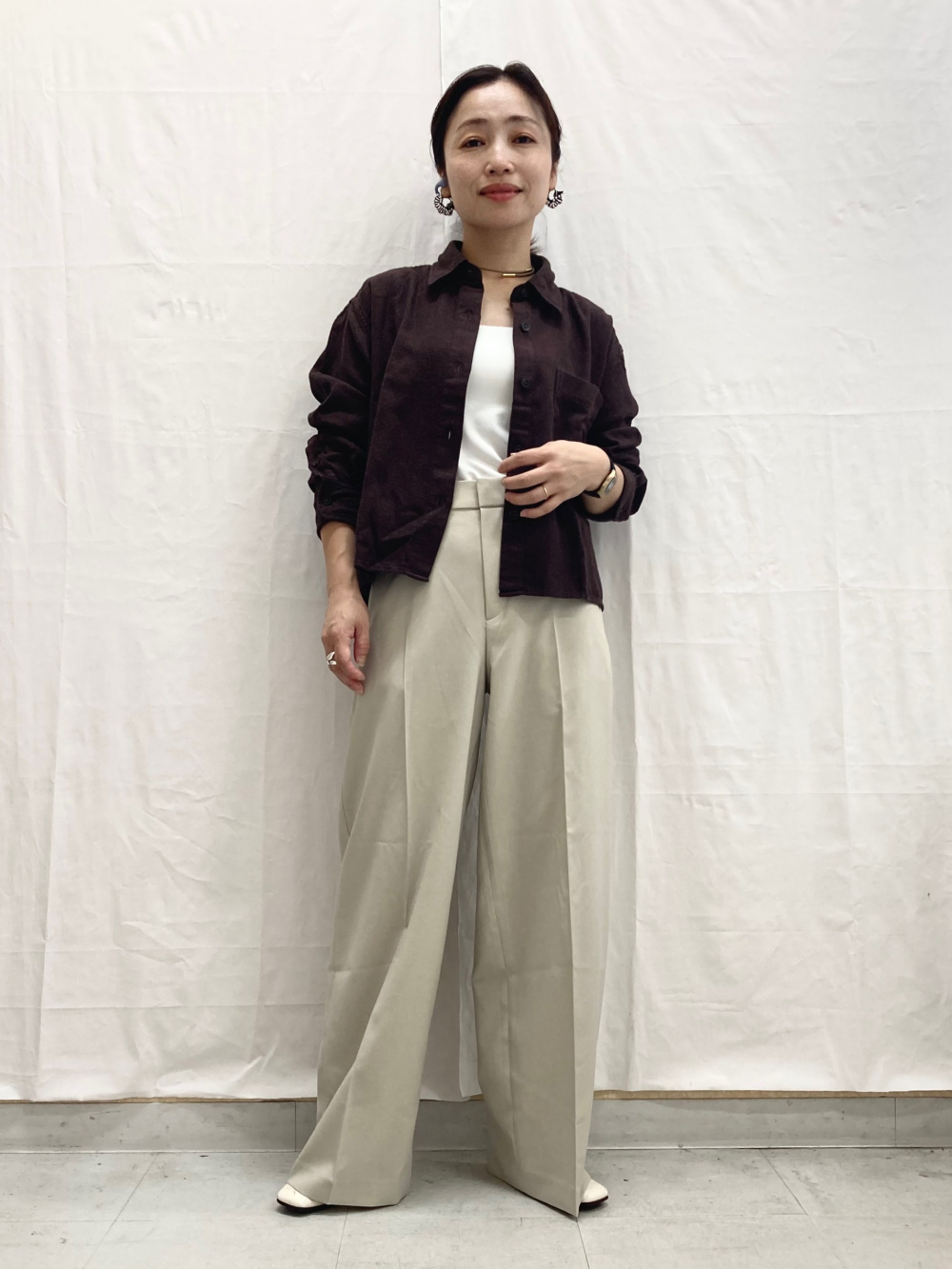 感動ダブルジャケットリラックスフィット、感動ワイドパンツ」の着用