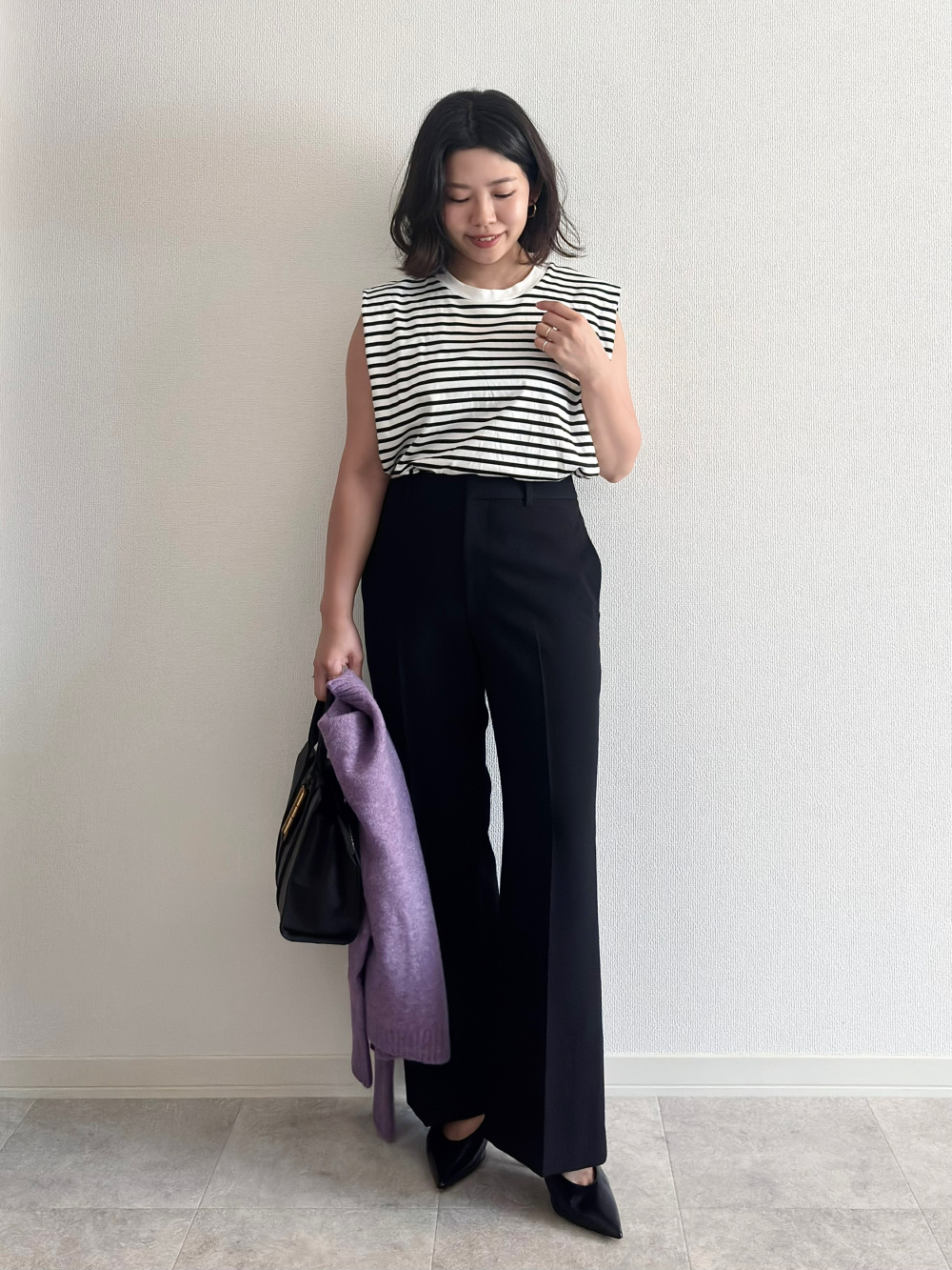 か*新様 UNIQLO スマートフレアパンツ/丈短め　black ２枚セット スマートフレアパンツ/丈短め」の着用コーディネート| ユニクロ公式