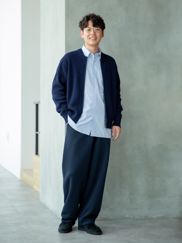 スウェットワイドパンツ、クルーネックフルジップカーディガンの