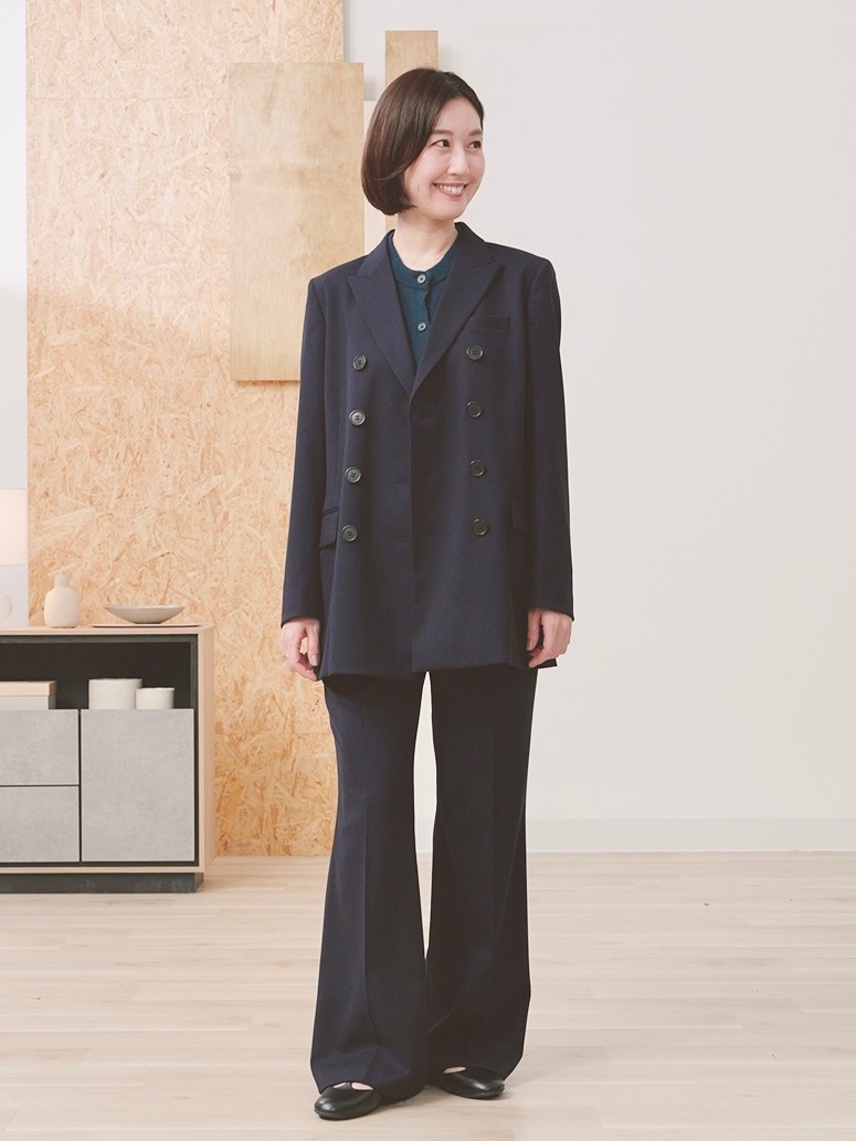 ダブルテーラードジャケット、カシミヤクルーネックショートベスト」の