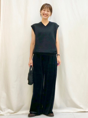 UNIQLO|ベロアパンツ| ネイビー みんな買ってた！ユニクロのベロアパンツ、40代のおすすめ色