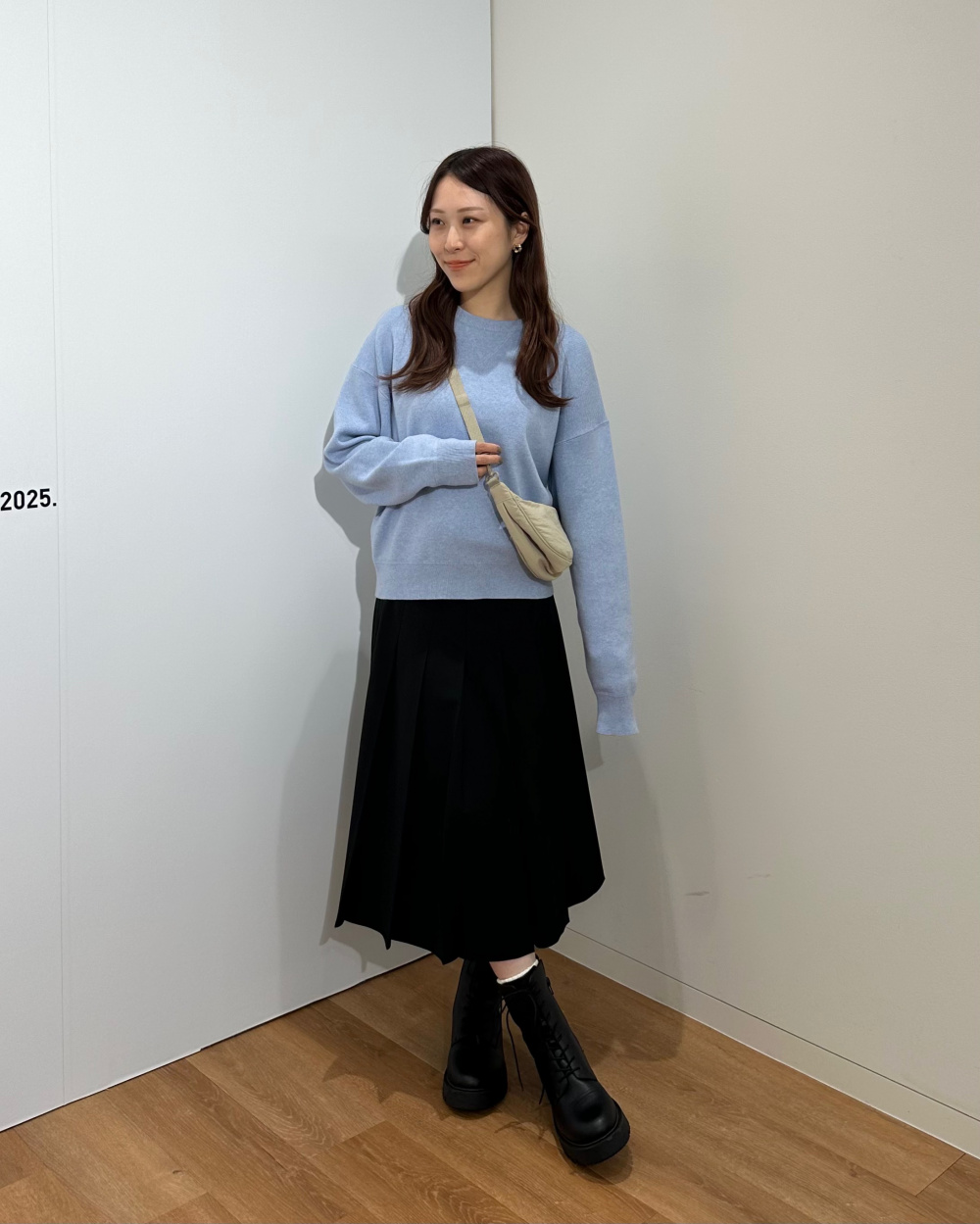 スウェットプルパーカ、デニムジャケット」の着用コーディネート