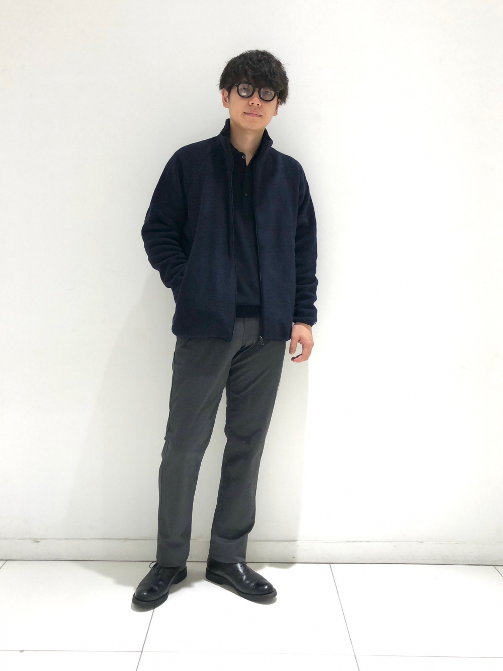 フリースジャケット、ソフトニットフリースクルーネックT」の着用