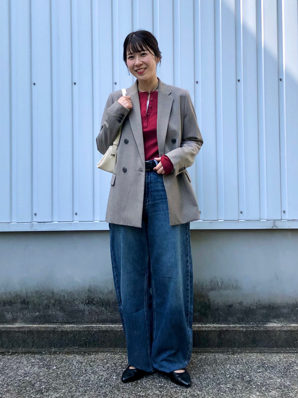 ダブルジャケット/チェック、リブヘンリーネックT/長袖」の着用
