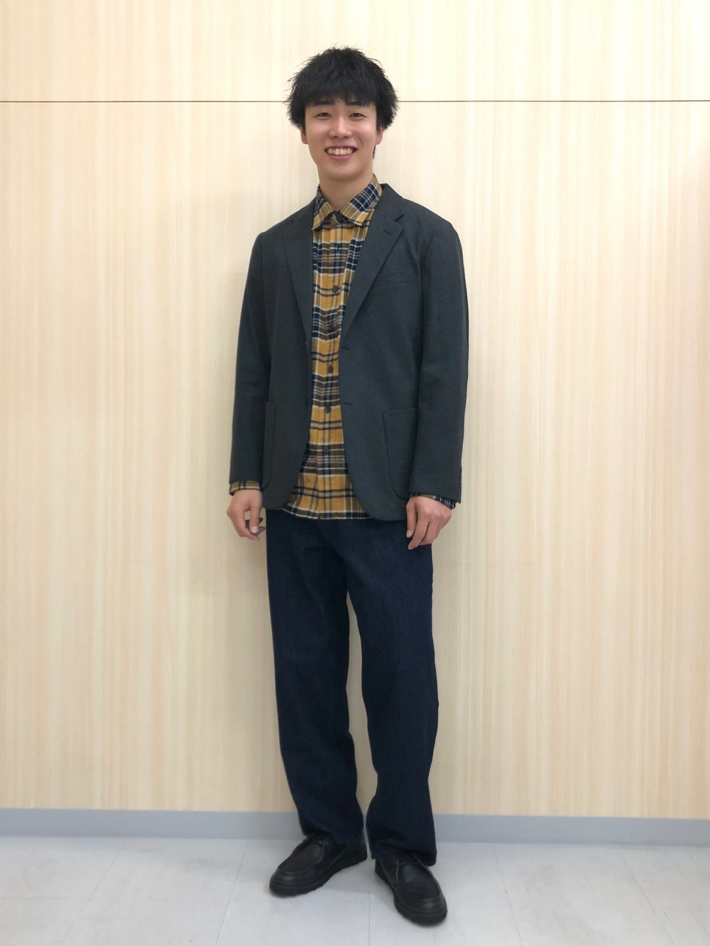 デニムジャケット、ワイドストレートジーンズ」の着用コーディネート