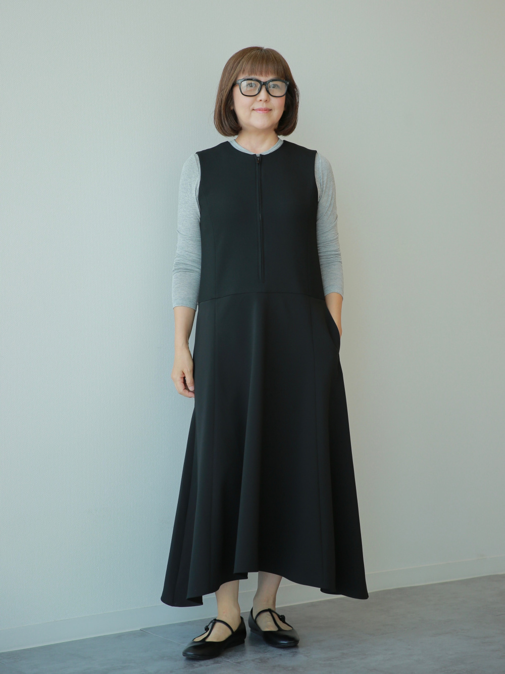 ハーフジップワンピースノースリーブ、Tストラップバレエシューズ」の