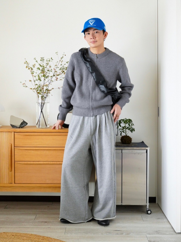 クルーネックフルジップカーディガンのコーディネート・着用イメージ