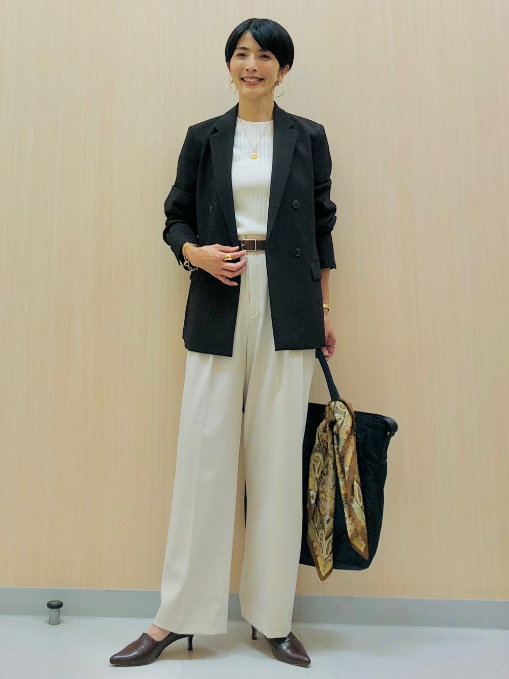 感動ジャケット、タックワイドパンツ」の着用コーディネート