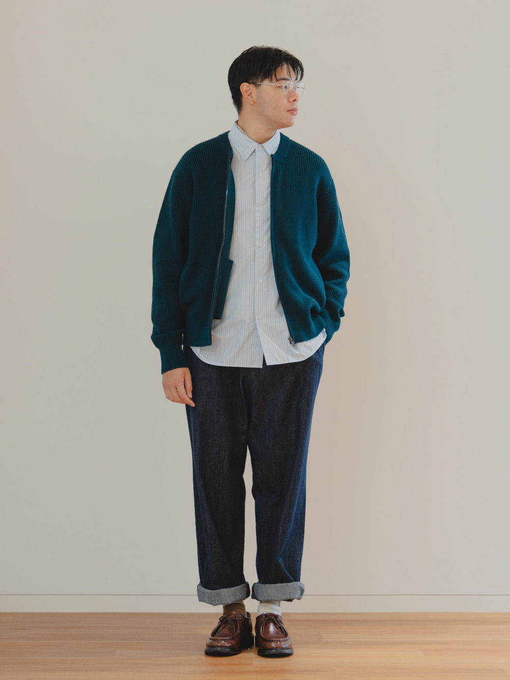 クルーネックフルジップカーディガン」の着用コーディネート| ユニクロ公式