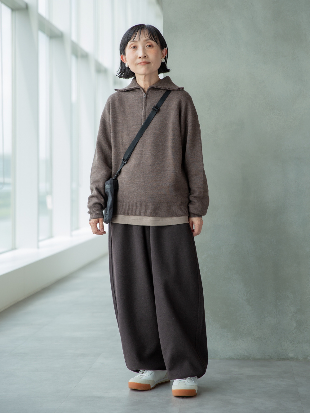 ブラッシュドスウェットワイドパンツ、ステンカラーロングコート」の