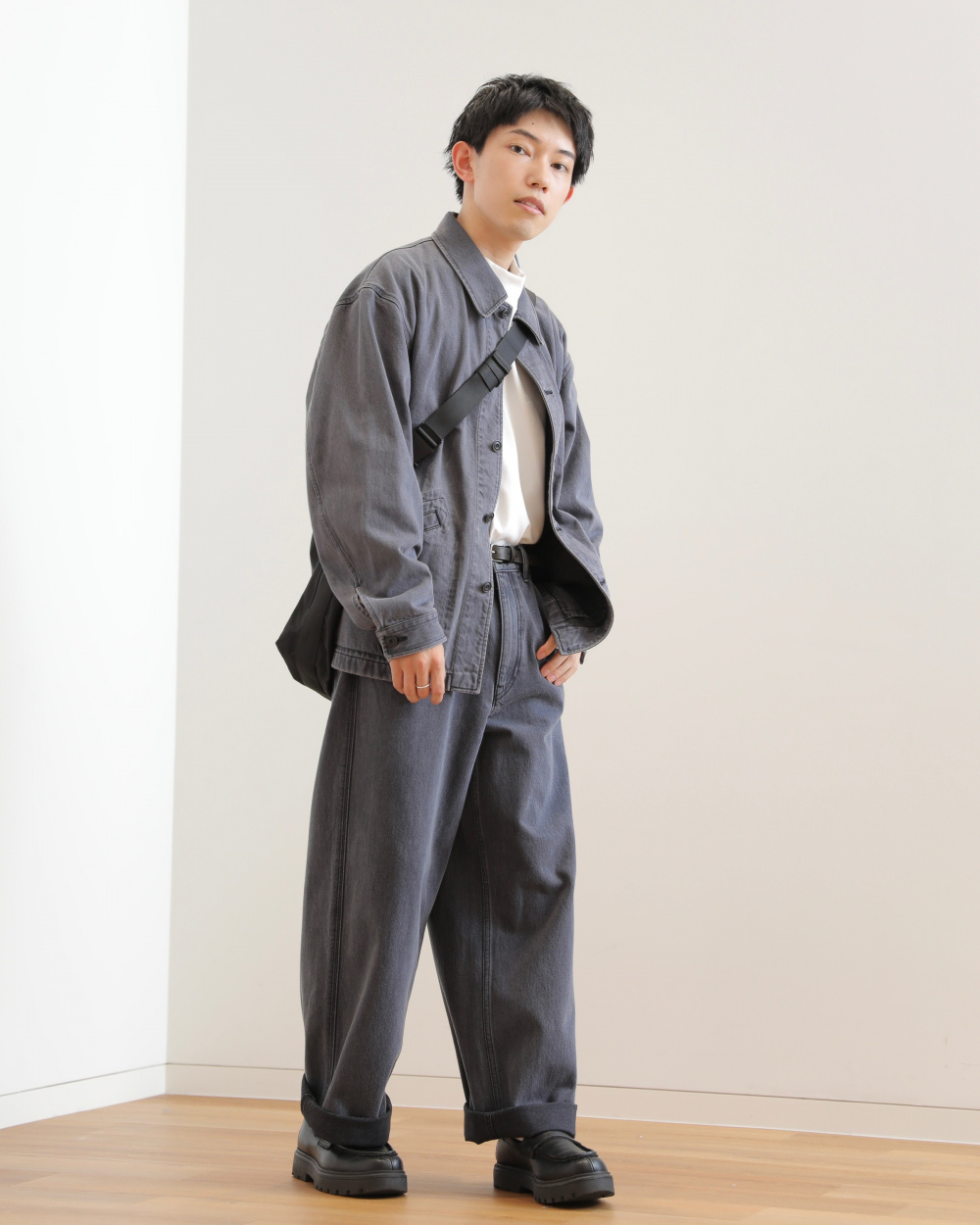 2点セット　オーバーサイズカラーデニムジャケット　ワイドフィットカラージーンズ オーバーサイズカラーデニムジャケット、ワイドフィットカラー