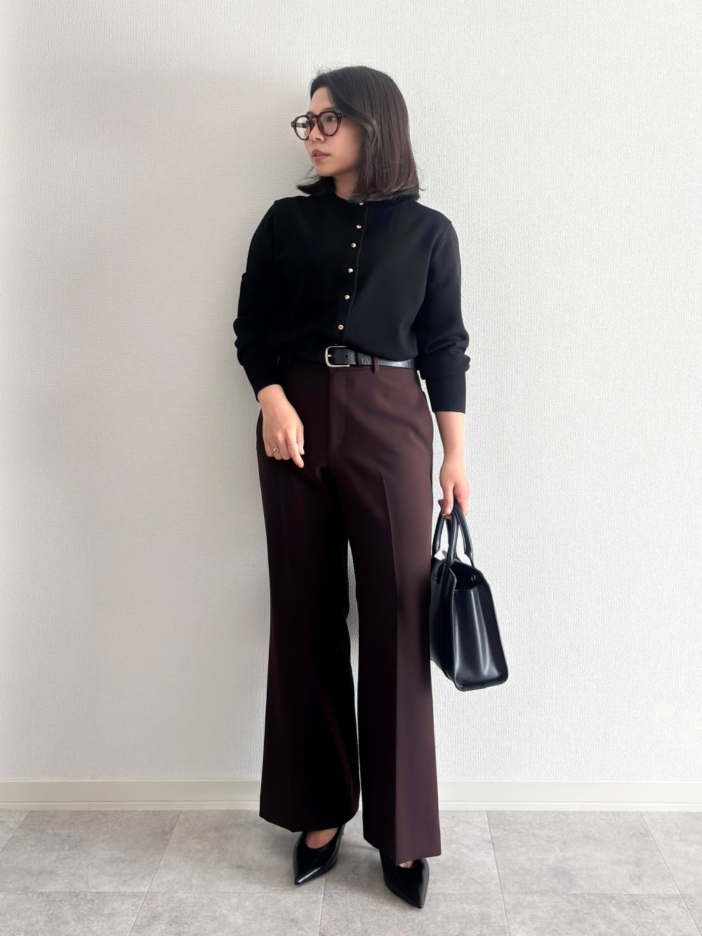 か*新様 UNIQLO スマートフレアパンツ/丈短め　black ２枚セット スマートフレアパンツ/丈短め」の着用コーディネート| ユニクロ公式