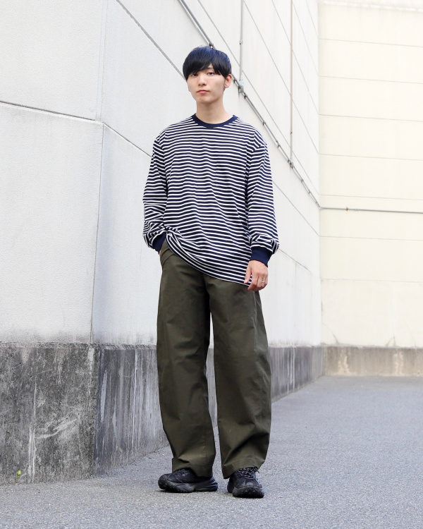 ジャージーバレルレッグパンツのコーディネート・着用イメージ