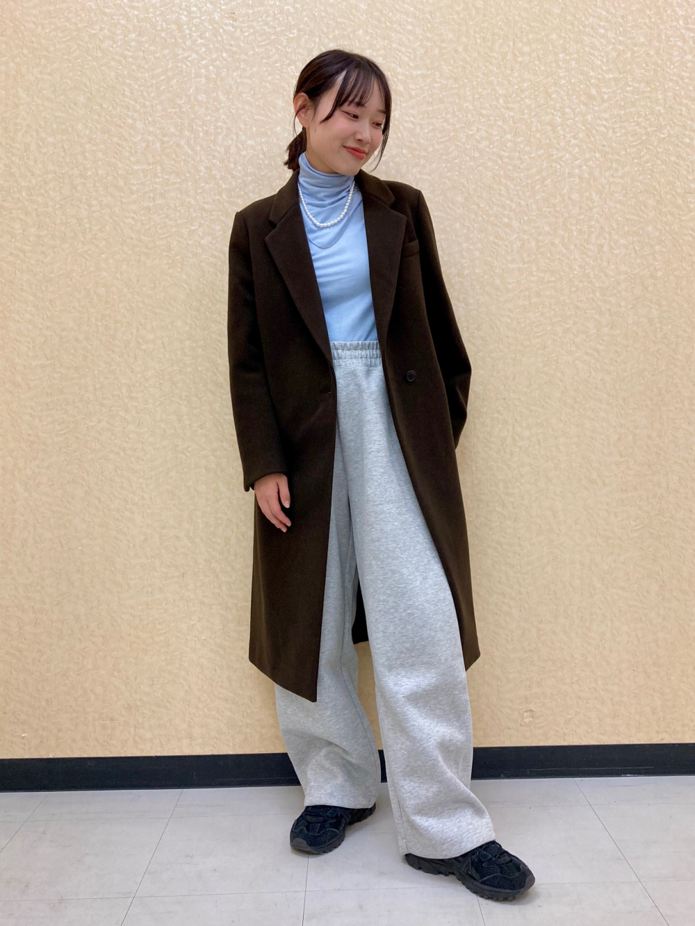 スウェットワイドパンツ、ロングコート」の着用コーディネート