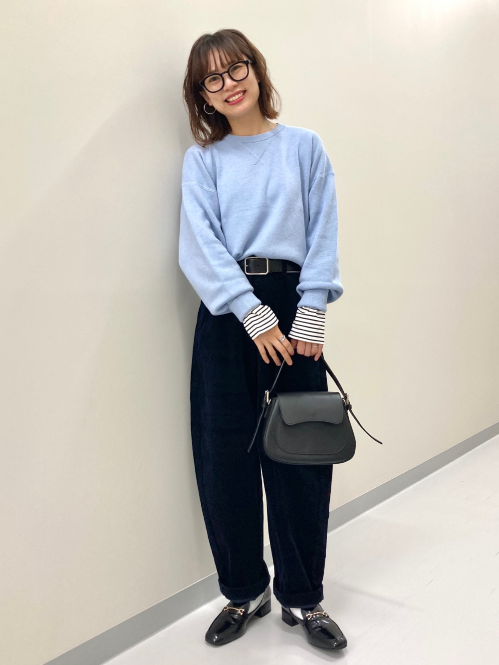 ソフトリブT/長袖/ラグラン、コーデュロイカーブパンツ」の着用