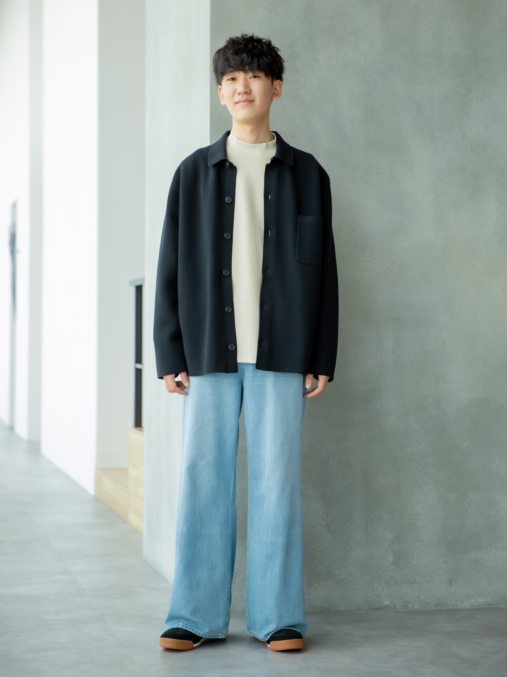オーバーサイズカラーデニムジャケット、ブラッシュドモックネックT