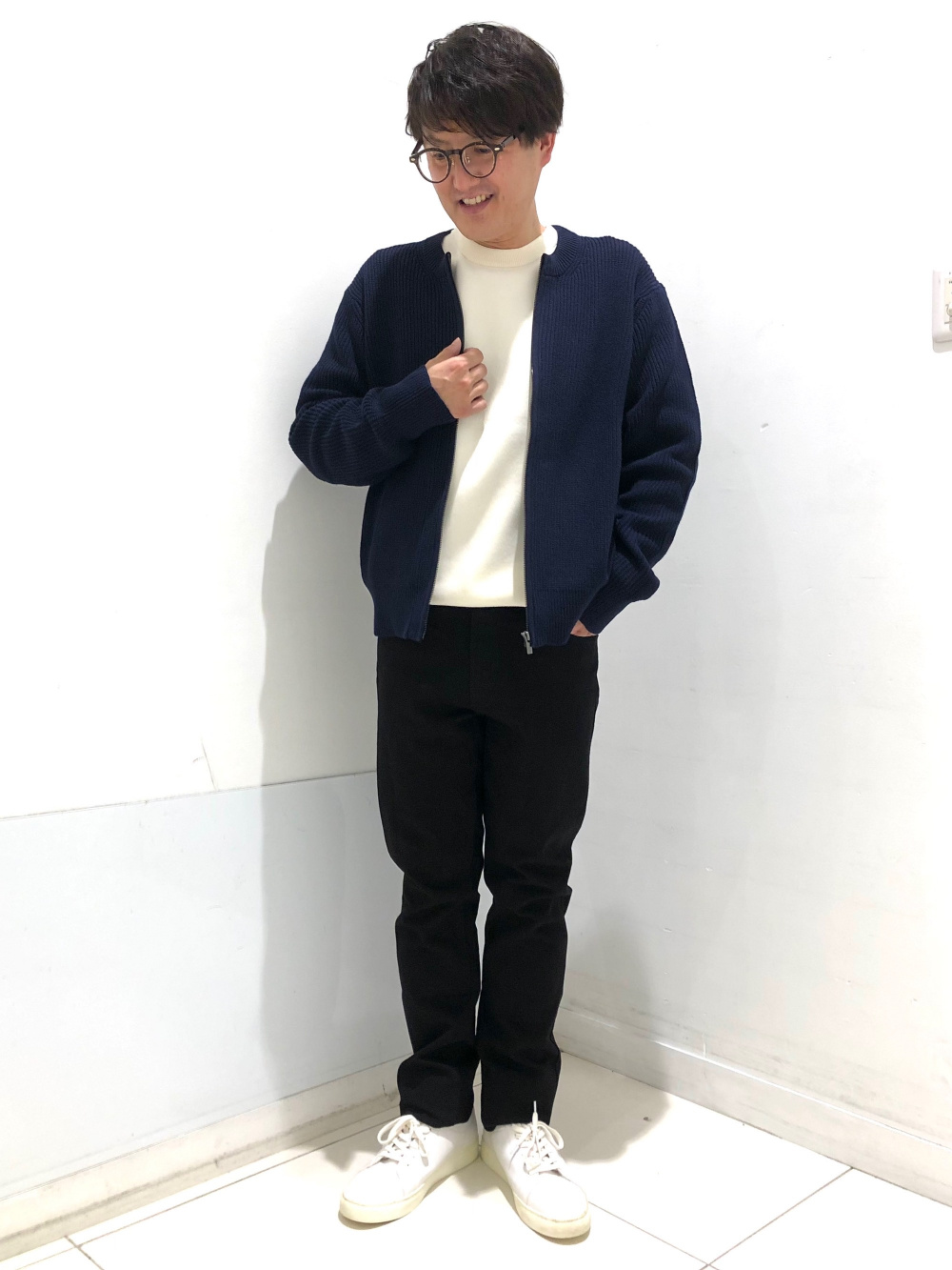 スリムフィットジーンズ/セルビッジ」の着用コーディネート| ユニクロ公式