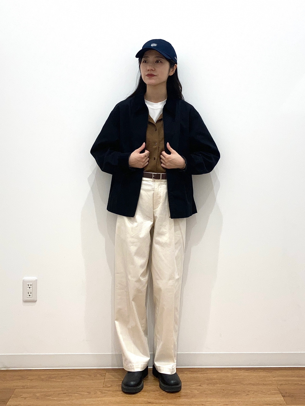 ライトウェイトスタンドブルゾン、ワイドフィットカーゴハーフパンツ 