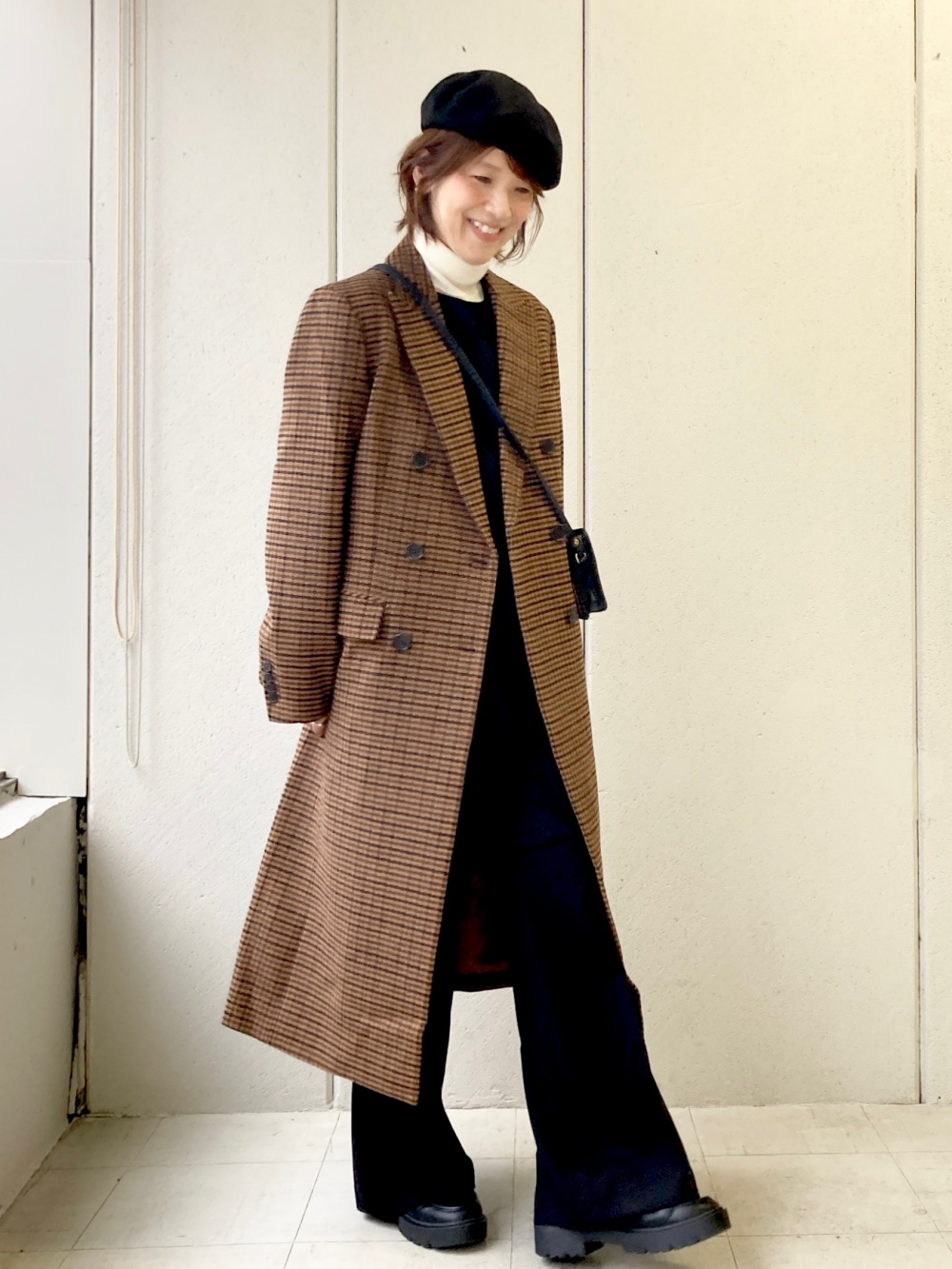 ダブルフェイスミニワンピース、ダブルロングコート」の着用