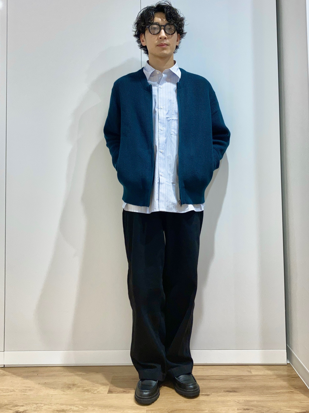 オーバーサイズカラーデニムジャケット、ワイドフィットカラージーンズ